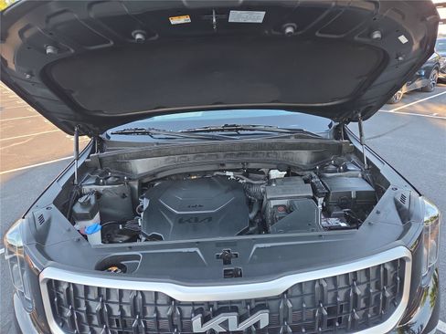 Certified 2023 Kia Telluride EX w/ EX Captain's Chair Package AWD/4WD image 10