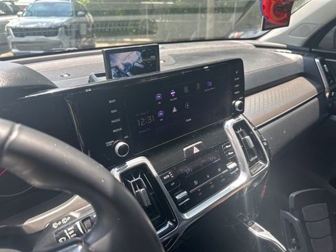 Used 2022 Kia Sorento SX FWD image 14