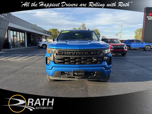 Used 2022 Chevrolet Silverado 1500 Custom image 3