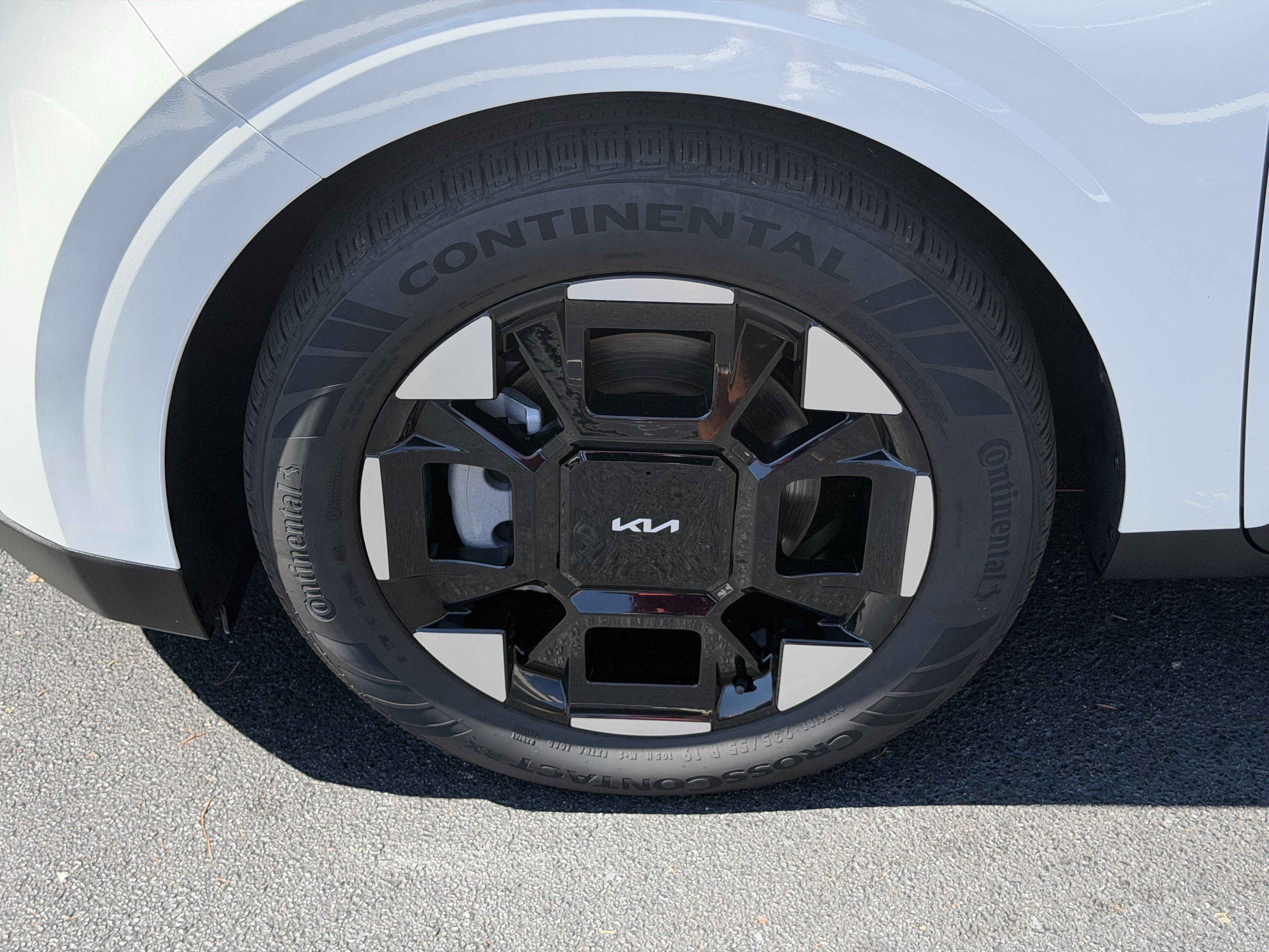 Certified 2026 Kia Carnival EX FWD image 11