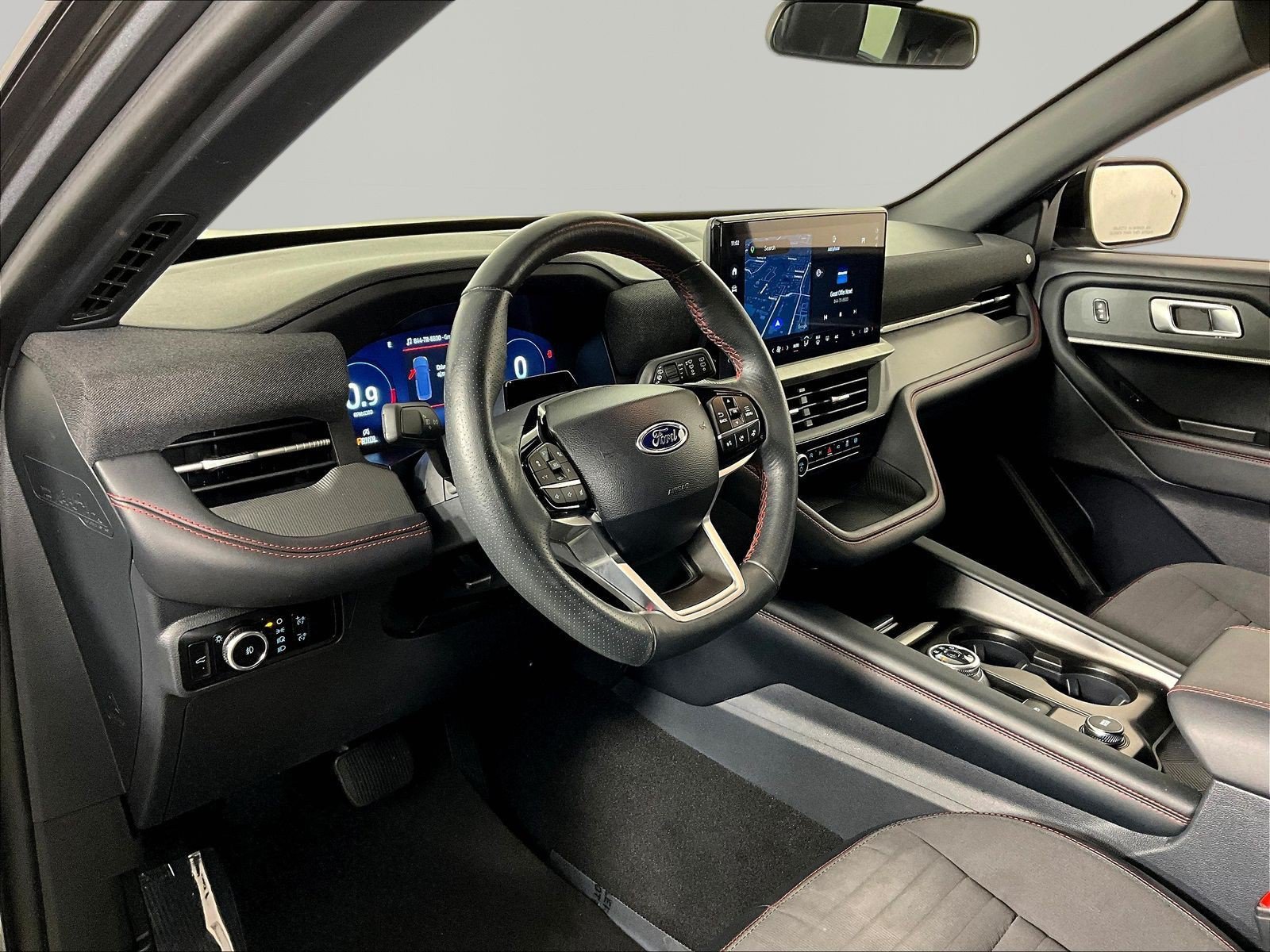 Used 2025 Ford Explorer ST-Line AWD/4WD image 18