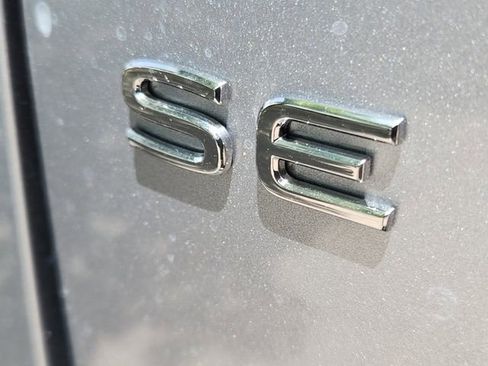 Certified 2024 Volkswagen Tiguan SE R-Line AWD/4WD image 8