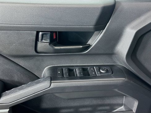 Certified 2025 Toyota Tacoma SR5 AWD/4WD image 18