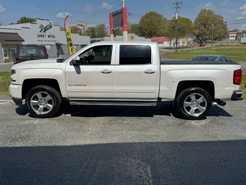 Used 2017 Chevrolet Silverado 1500 LT w/ All Star Edition AWD/4WD image 8