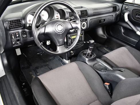 Used 2000 Toyota MR2 image 27