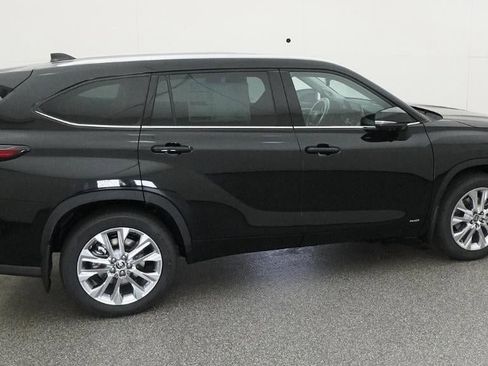 New 2026 Toyota Highlander Limited AWD/4WD image 10