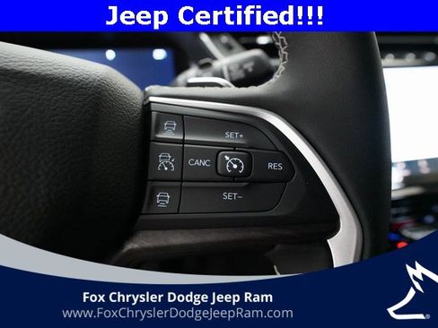 Used 2023 Jeep Grand Cherokee Limited image 19