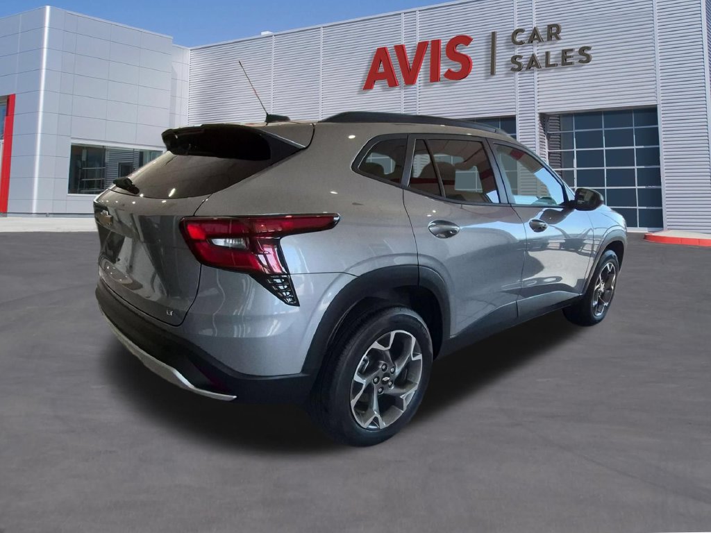 Used 2026 Chevrolet Trax LT FWD image 6