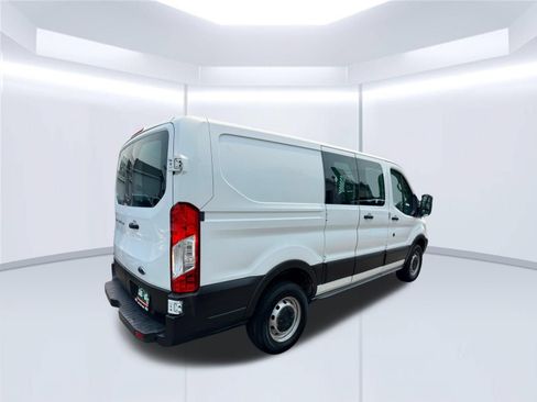 Used 2015 Ford Transit 250 130 Low Roof RWD image 5