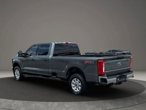 Used 2024 Ford F250 XLT AWD/4WD image 3