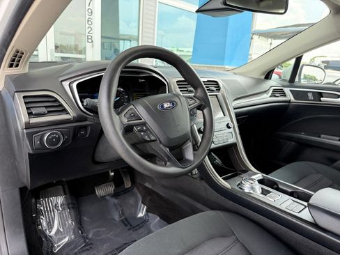 Used 2019 Ford Fusion SE FWD image 13