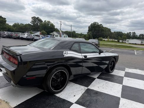 Used 2013 Dodge Challenger R/T w/ Sound Group II RWD image 5