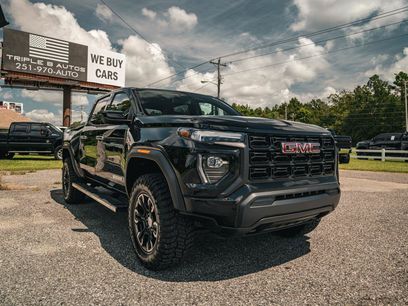 Used 2025 GMC Canyon Elevation