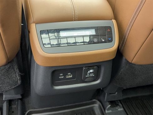 Used 2024 Nissan Pathfinder Platinum w/ Cargo Package image 37