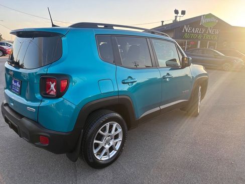 Used 2019 Jeep Renegade Latitude w/ Cold Weather Group image 5