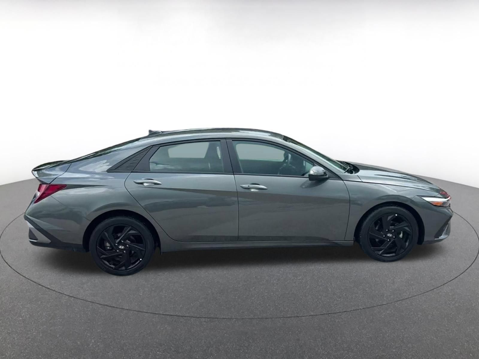 Used 2026 Hyundai Elantra Sport FWD image 15