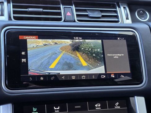 Used 2020 Land Rover Range Rover HSE image 18