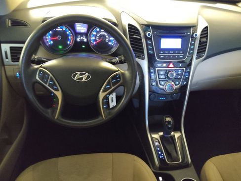 Used 2014 Hyundai Elantra GT FWD image 22