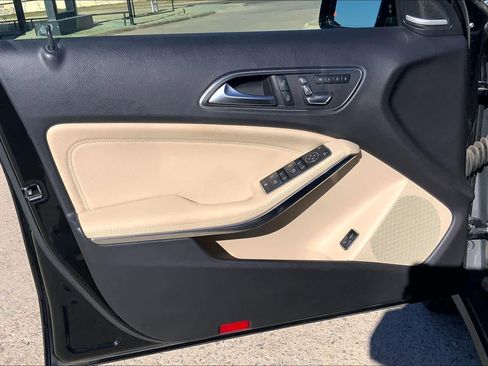 Used 2018 Mercedes-Benz GLA 250 image 21