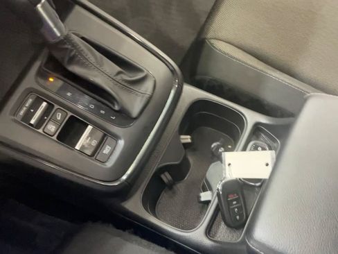 Used 2025 Honda CR-V LX image 39