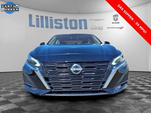Used 2023 Nissan Altima 2.5 SV image 2