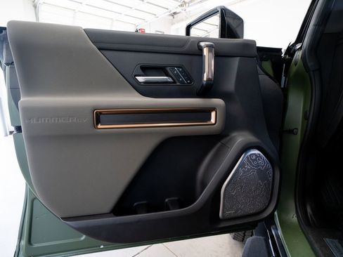 Used 2025 GMC Hummer EV 3X AWD/4WD image 23