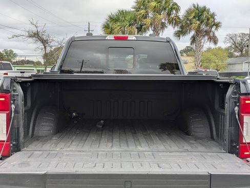 Used 2022 Ford F250 Lariat w/ Black Appearance Package image 16