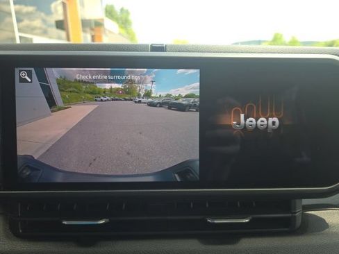 Used 2025 Jeep Gladiator Overland AWD/4WD image 21