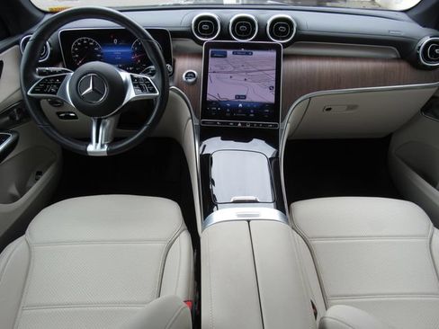 Used 2023 Mercedes-Benz GLC 300 4MATIC image 30