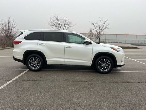 Used 2017 Toyota Highlander XLE image 10