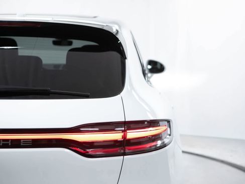 New 2026 Porsche Macan AWD/4WD image 21