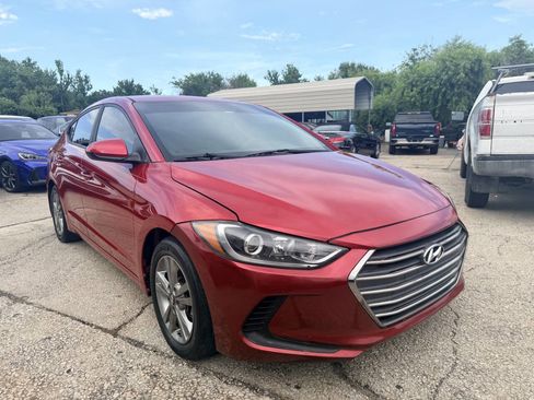 Used 2017 Hyundai Elantra SE FWD image 4