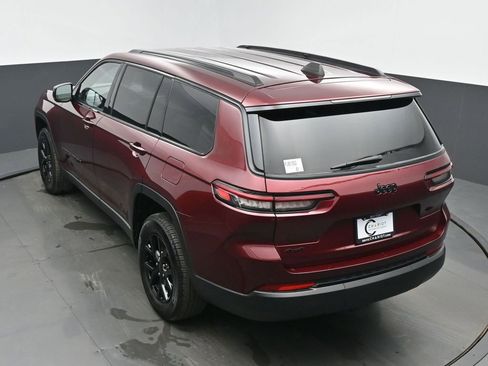 Used 2024 Jeep Grand Cherokee L Laredo image 41