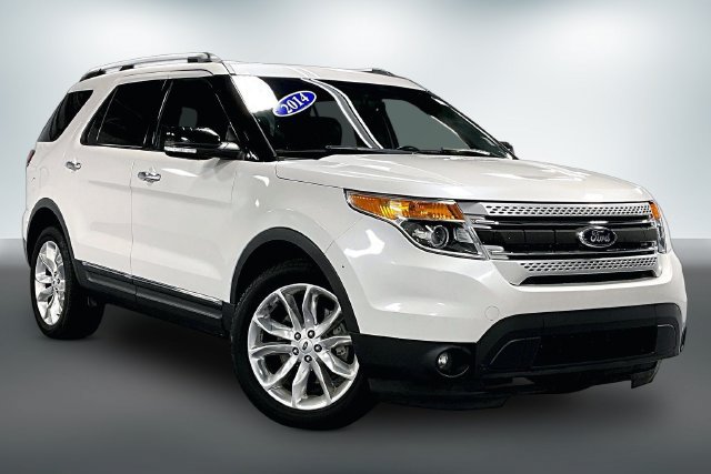Used 2014 Ford Explorer XLT w/ Equipment Group 202A AWD/4WD image 1