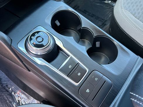 Used 2022 Ford Escape SE w/ SE Sport Appearance Package image 15