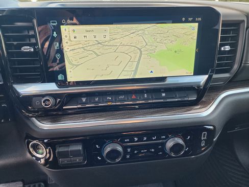 Used 2025 Chevrolet Silverado 2500 LT w/ Safety Package image 34