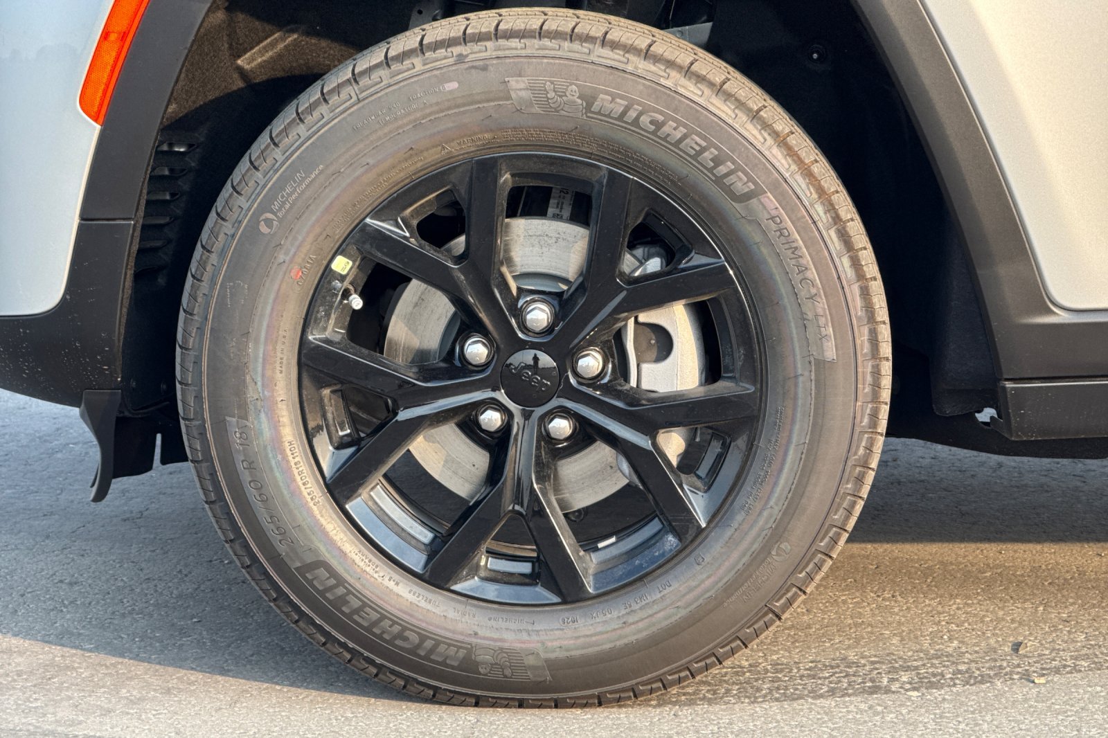 New 2026 Jeep Grand Cherokee Altitude AWD/4WD image 9