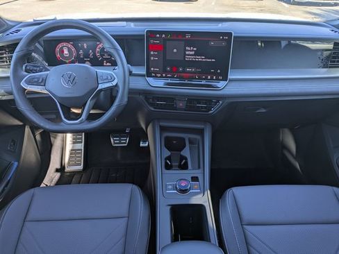 New 2026 Volkswagen Tiguan SE R-Line image 17