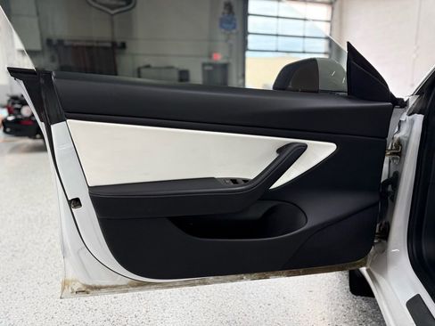 Used 2020 Tesla Model 3 RWD image 9