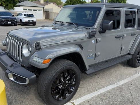 Used 2021 Jeep Wrangler Unlimited Sahara AWD/4WD image 3
