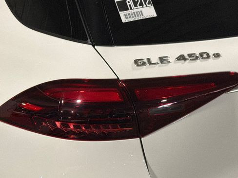 Used 2025 Mercedes-Benz GLE 450e 4MATIC image 27
