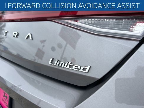 Used 2022 Hyundai Elantra Limited image 17