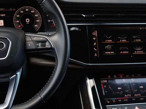 Used 2019 Audi Q8 Premium Plus w/ Premium Plus AWD/4WD image 33