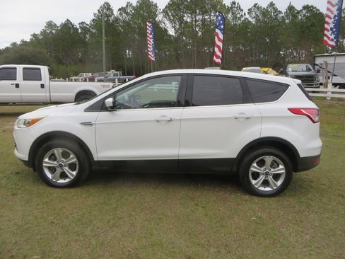 Used 2013 Ford Escape SE w/ Class II Trailer Tow Pkg image 1