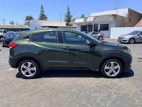 Used 2017 Honda HR-V LX image 7