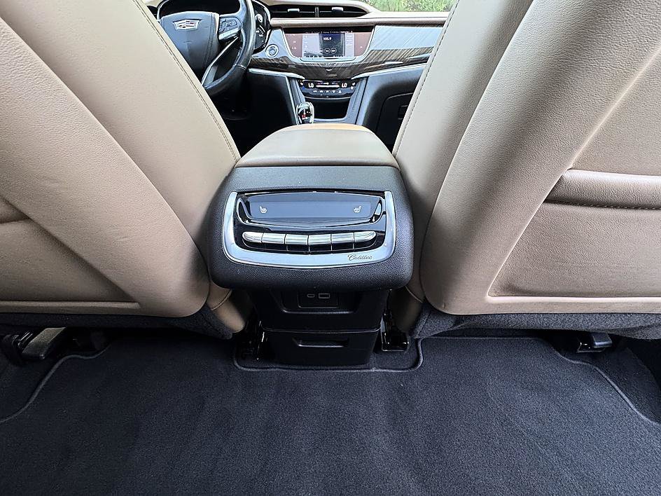 Used 2023 Cadillac XT6 Sport w/ Platinum Package AWD/4WD image 32