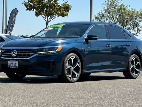 Certified 2021 Volkswagen Passat 2.0T R-Line image 8