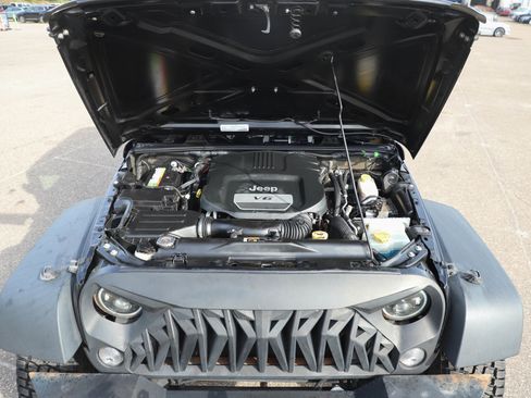 Used 2017 Jeep Wrangler Sport w/ Connectivity Group AWD/4WD image 24