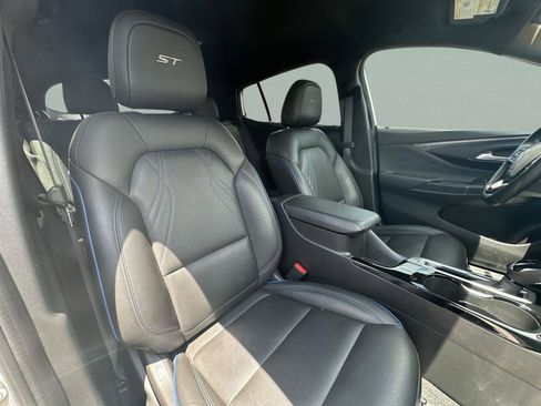 Used 2025 Buick Envista Sport Touring w/ Convenience I Package FWD image 27