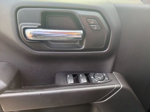 Used 2019 Chevrolet Silverado 1500 Custom w/ Custom Value Package AWD/4WD image 11